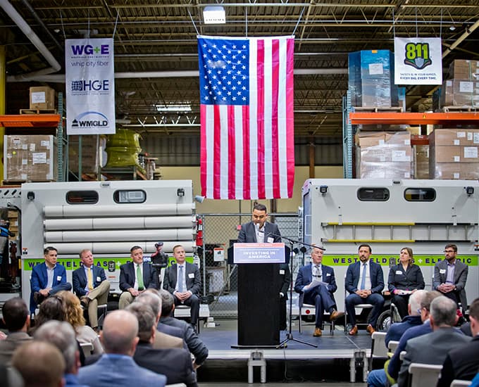 Image of Mayor Garcia speaking at the PHMSA Award presentation